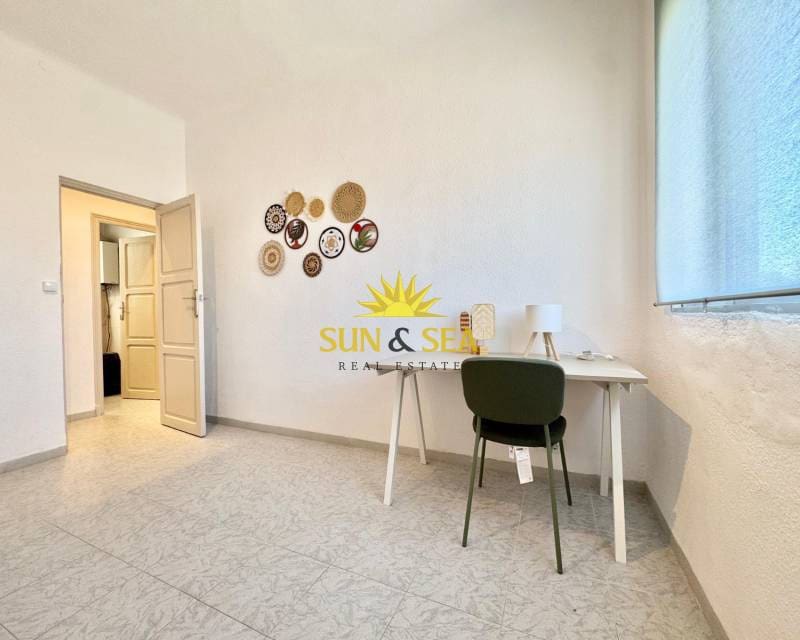 4 bedroom Apartment for rent in Cartagena - € 750 (Ref: 9678188)