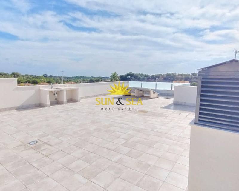 3 slaapkamer Villa te koop in Pinar de Campoverde met zwembad garage - € 422.500 (Ref: 9679351)