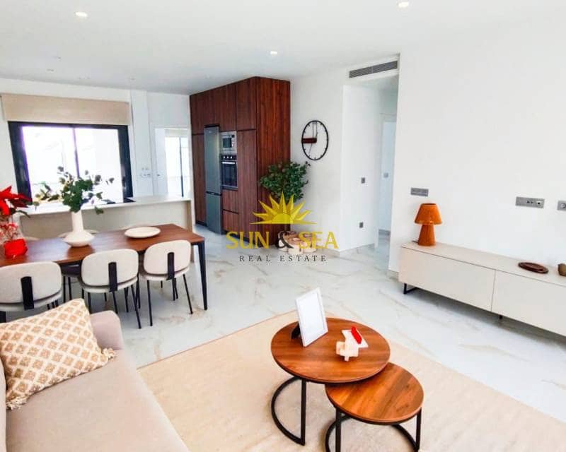 3 slaapkamer Villa te koop in Pinar de Campoverde met zwembad garage - € 422.500 (Ref: 9679351)