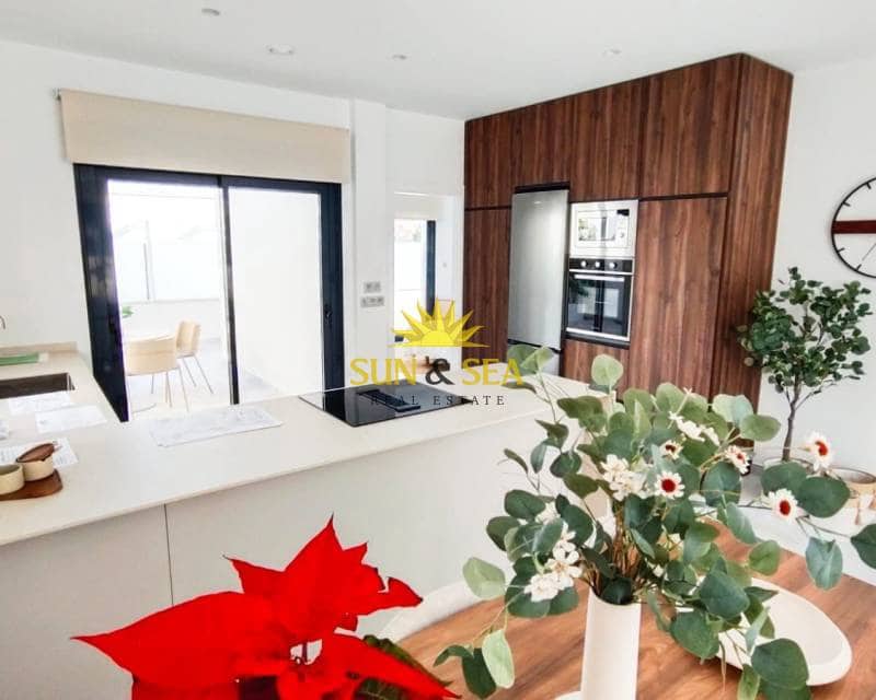 3 slaapkamer Villa te koop in Pinar de Campoverde met zwembad garage - € 422.500 (Ref: 9679351)