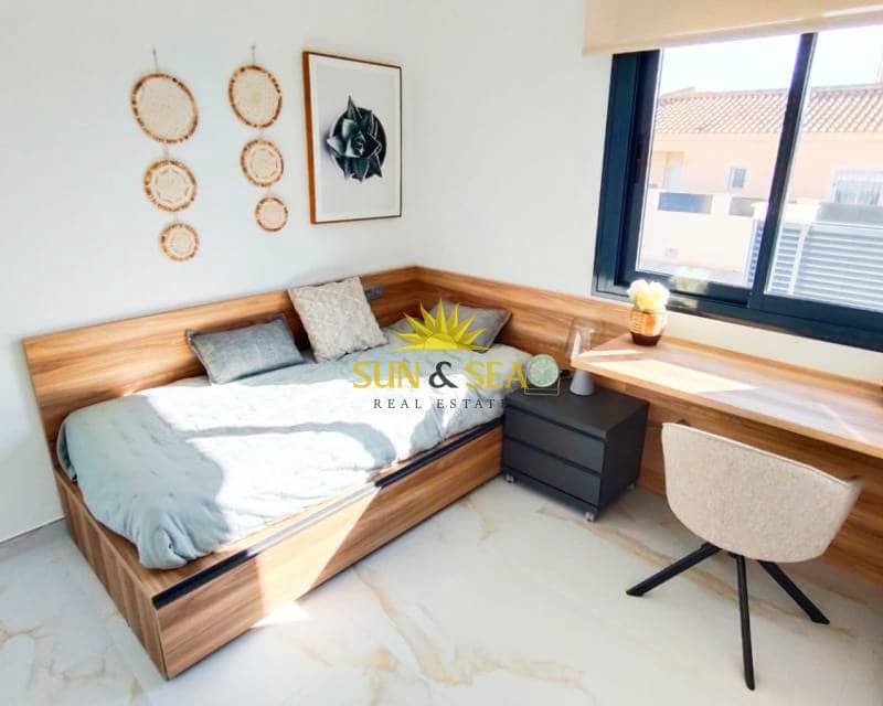 3 slaapkamer Villa te koop in Pinar de Campoverde met zwembad garage - € 422.500 (Ref: 9679351)