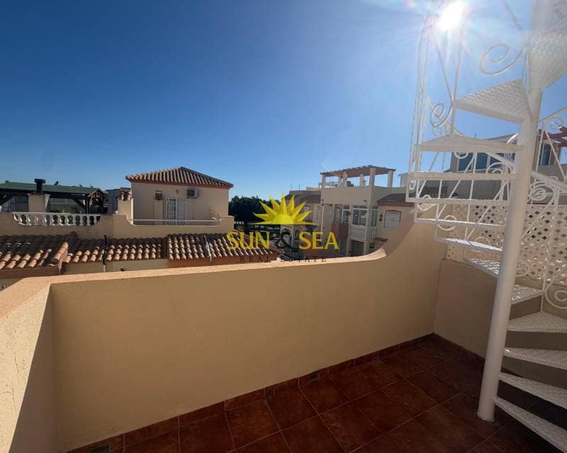 3 bedroom Townhouse for rent in La Florida with pool - € 1,100 (Ref: 9687526)