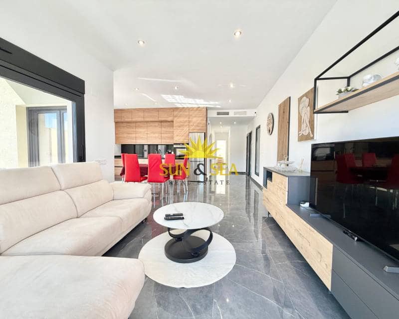 3 bedroom Villa for rent in Benijofar with pool - € 4,000 (Ref: 9687527)