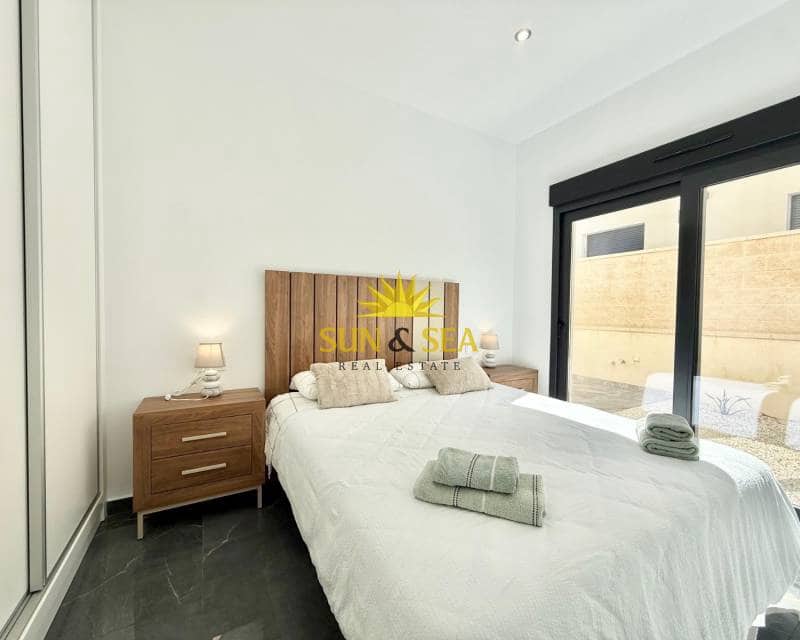 3 bedroom Villa for rent in Benijofar with pool - € 4,000 (Ref: 9687527)