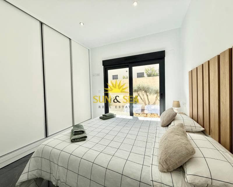 3 bedroom Villa for rent in Benijofar with pool - € 4,000 (Ref: 9687527)