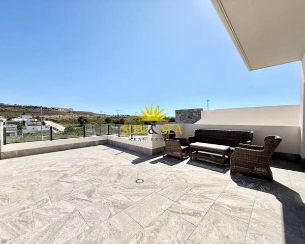 Villa/Maison de 3 chambres à louer à Benijófar avec piscine - 4 000 € (Ref: 9687527)