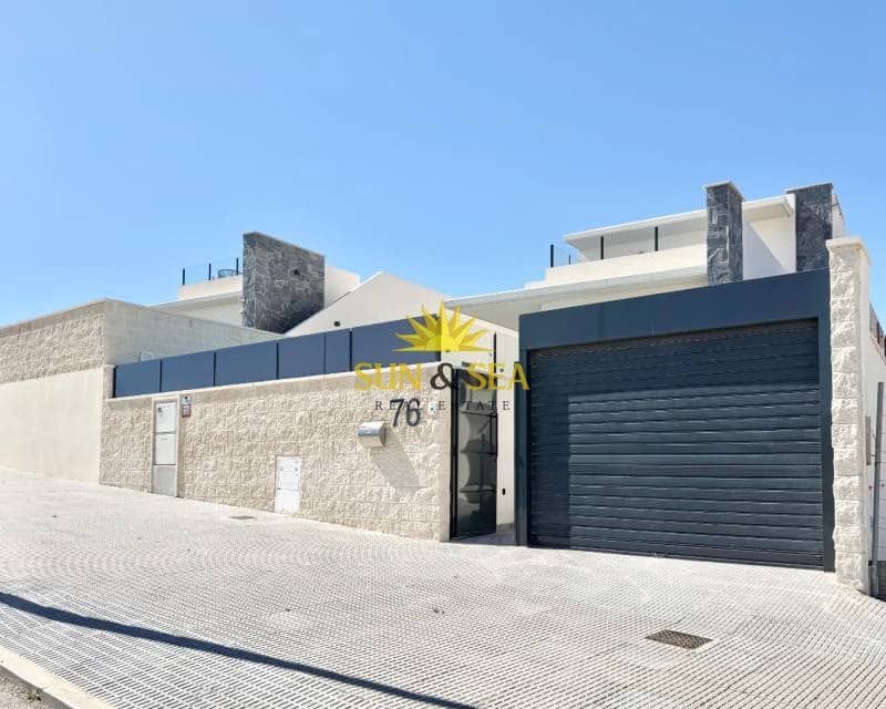 3 bedroom Villa for rent in Benijofar with pool - € 4,000 (Ref: 9687527)