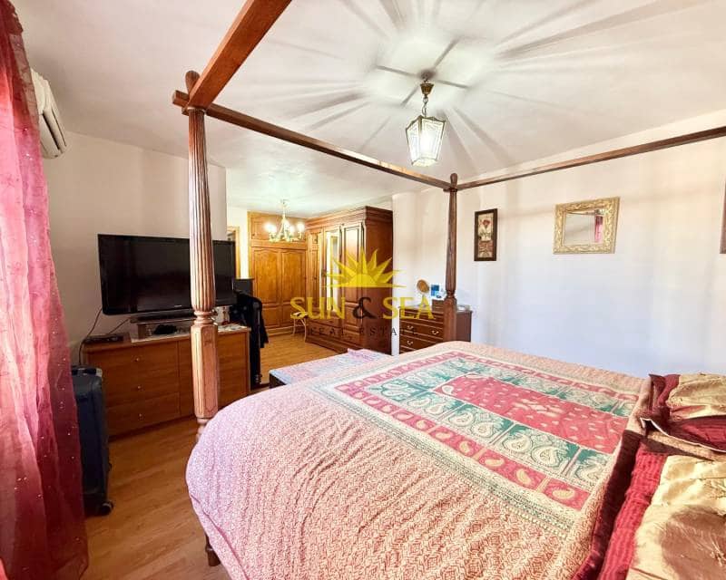 4 makuuhuone Huvila myytävänä paikassa Torrevieja mukana uima-altaan 
autotalli - 400 000 € (Ref: 9688592)