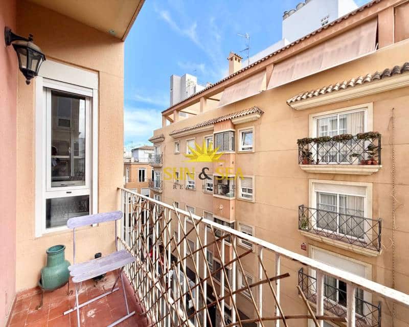 3 soverom Leilighet til leie i Alicante by - € 1 690 (Ref: 9688593)