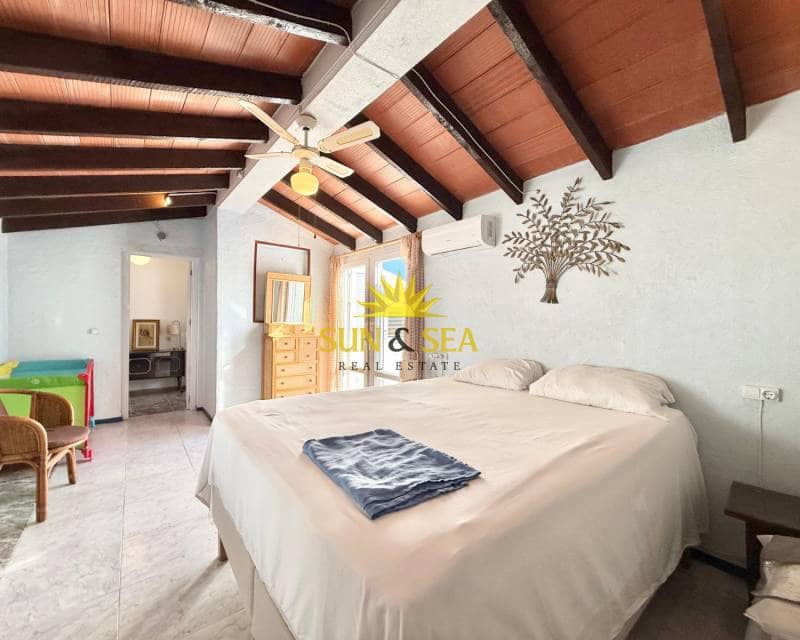 7 sypialnia Willa do wynajęcia w Torrevieja z garażem - 1 600 € (Ref: 9691645)