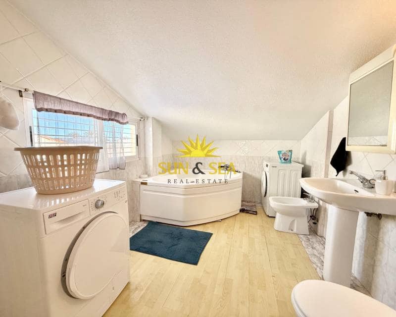 7 sypialnia Willa do wynajęcia w Torrevieja z garażem - 1 600 € (Ref: 9691645)