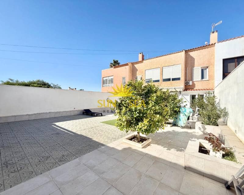 7 sypialnia Willa do wynajęcia w Torrevieja z garażem - 1 600 € (Ref: 9691645)