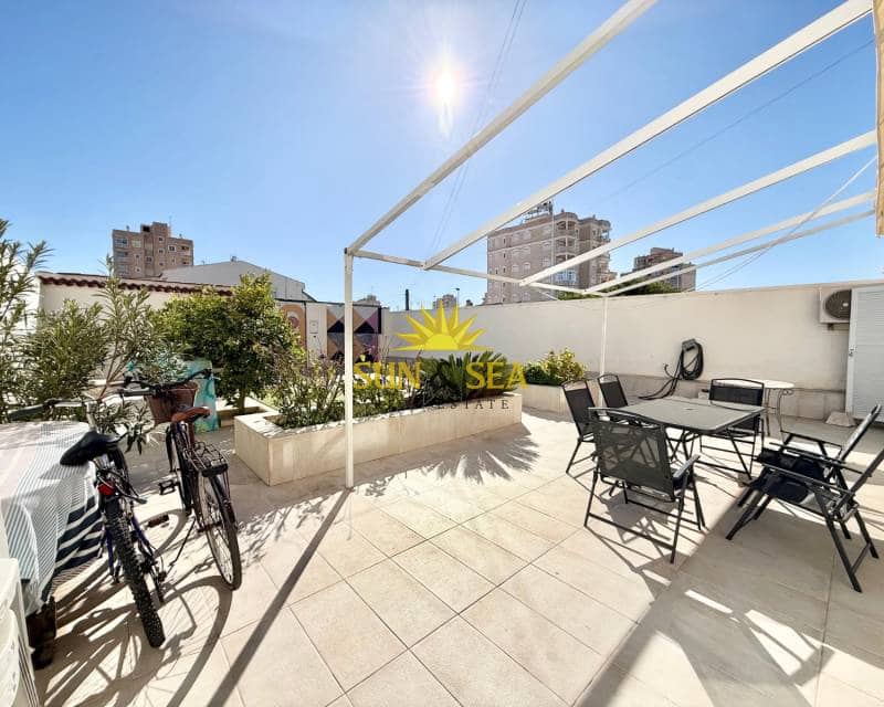 7 sypialnia Willa do wynajęcia w Torrevieja z garażem - 1 600 € (Ref: 9691645)