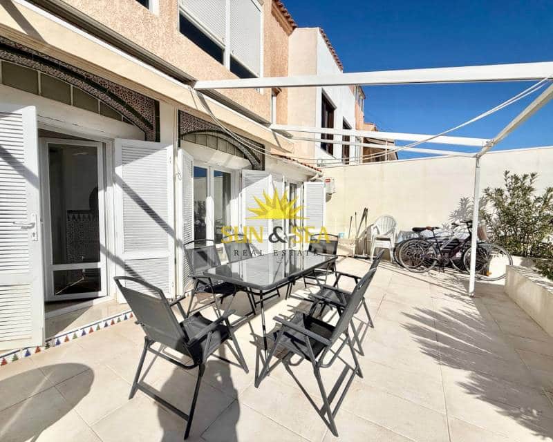 7 sypialnia Willa do wynajęcia w Torrevieja z garażem - 1 600 € (Ref: 9691645)