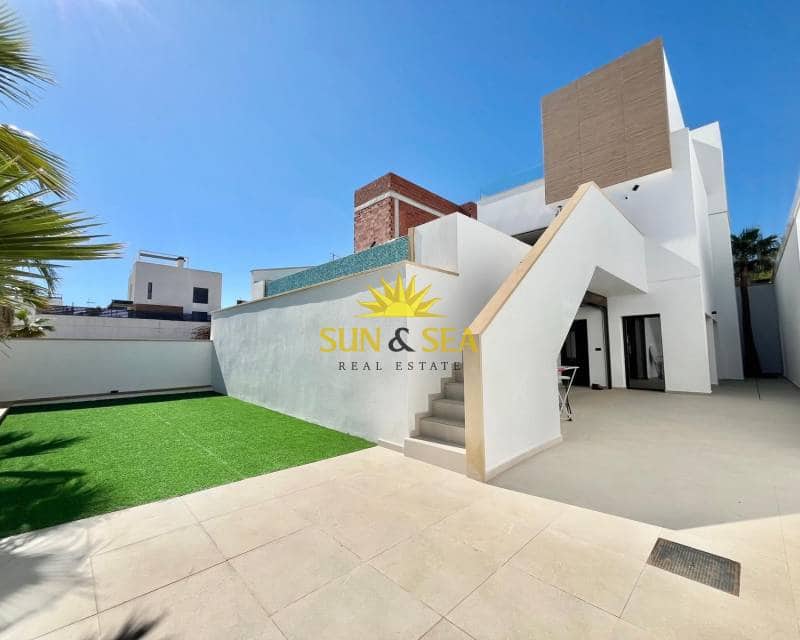 5 bedroom Villa for sale in Algorfa with pool garage - € 799,000 (Ref: 9694242)