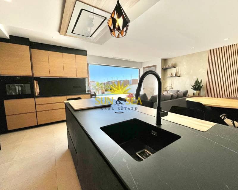 5 bedroom Villa for sale in Algorfa with pool garage - € 799,000 (Ref: 9694242)