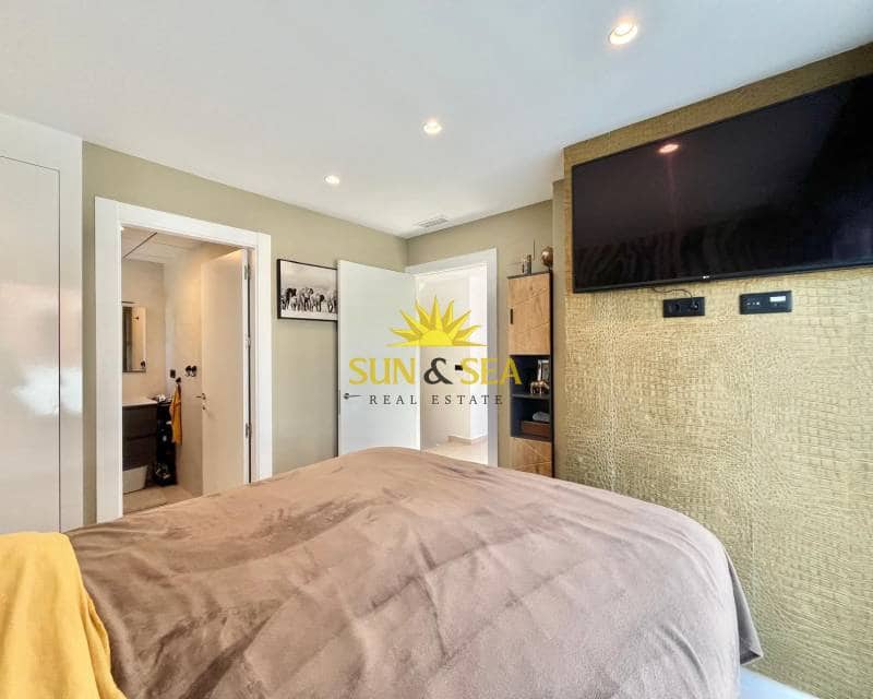 5 bedroom Villa for sale in Algorfa with pool garage - € 799,000 (Ref: 9694242)