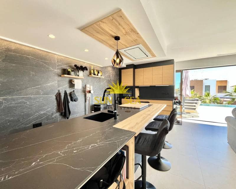 5 bedroom Villa for sale in Algorfa with pool garage - € 799,000 (Ref: 9694242)