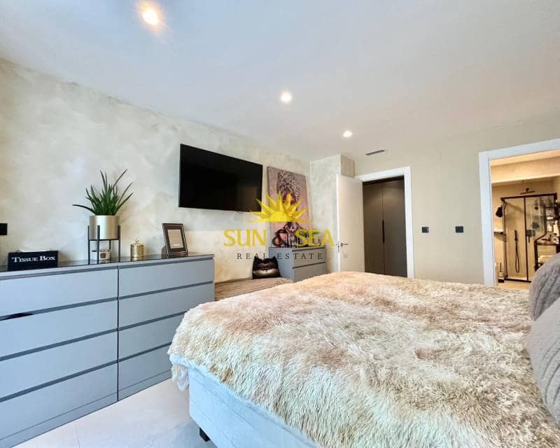 5 bedroom Villa for sale in Algorfa with pool garage - € 799,000 (Ref: 9694242)