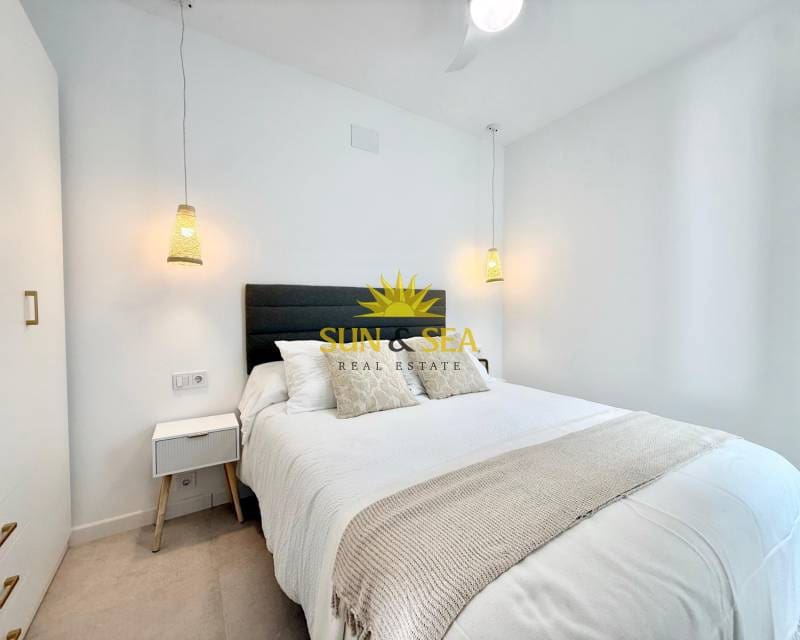 2 bedroom Townhouse for rent in Torrevieja - € 800 (Ref: 9699821)