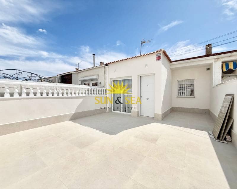 2 bedroom Townhouse for rent in Torrevieja - € 800 (Ref: 9699821)