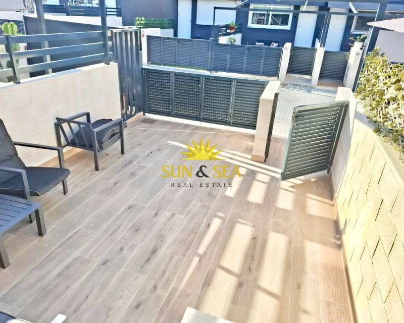 3 sovrum Hus till salu i Gran Alacant med pool - 299 000 € (Ref: 9699823)