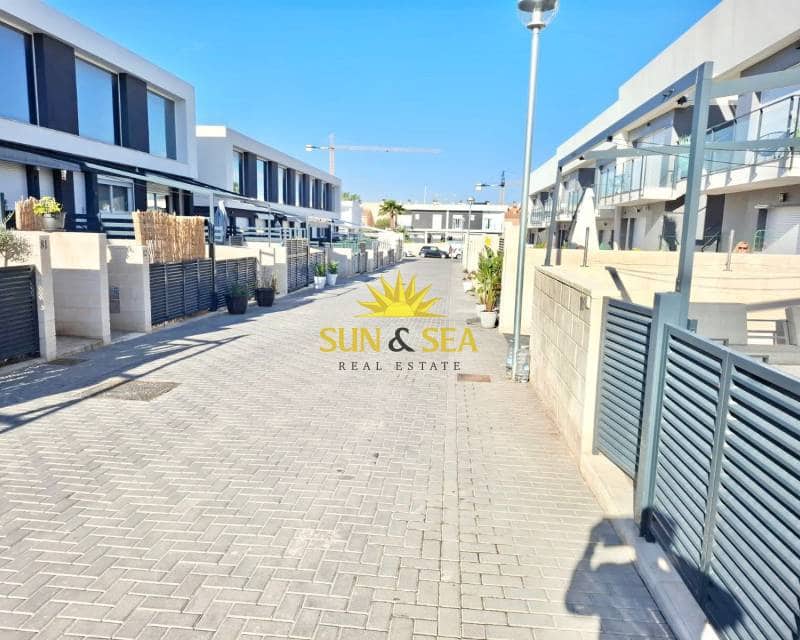 3 sovrum Hus till salu i Gran Alacant med pool - 299 000 € (Ref: 9699823)