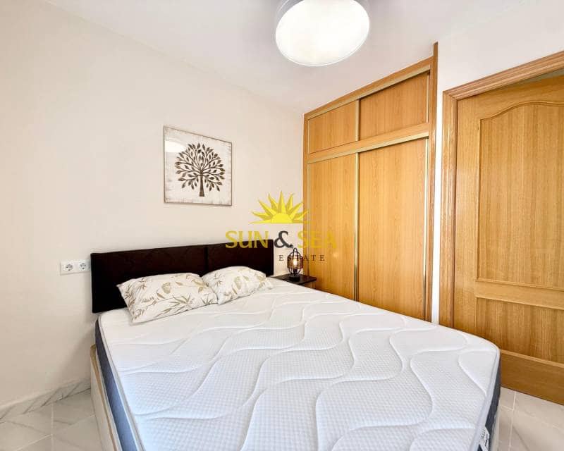 1 bedroom Penthouse for rent in Torrevieja - € 850 (Ref: 9707724)