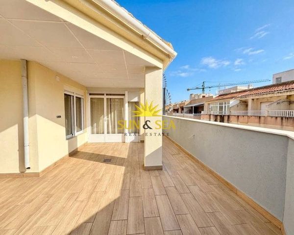 1 bedroom Penthouse for rent in Avenida Habaneras - Curva de Palangre, Torrevieja - € 850 (Ref: 9707724)
