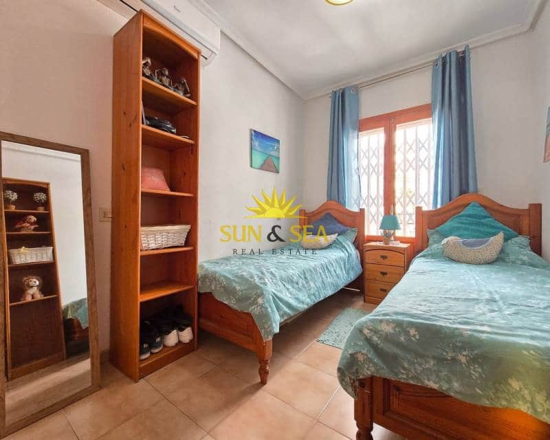 2 bedroom Townhouse for rent in Torrevieja with pool - € 1,150 (Ref: 9709153)