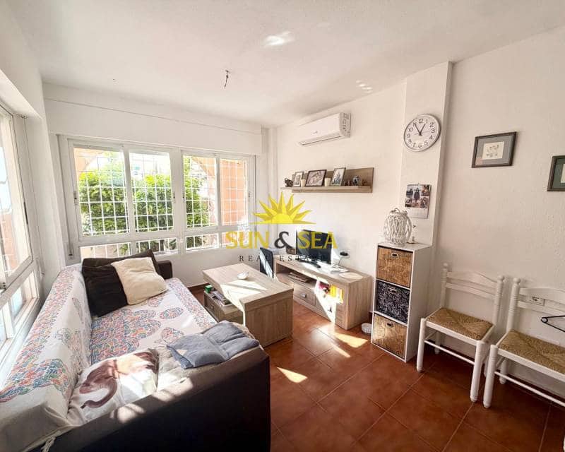 2 Zimmer Apartment zu verkaufen in Torrevieja mit Pool - 160.000 € (Ref: 9713520)