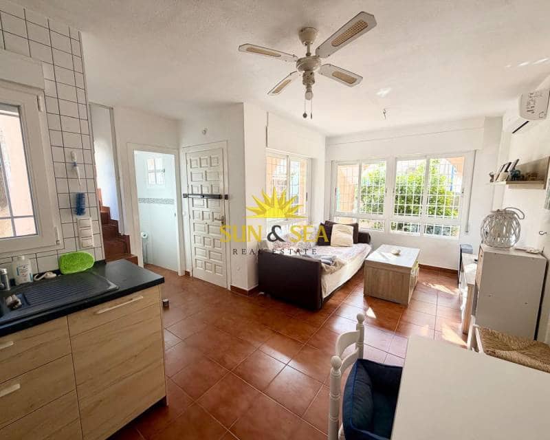 2 Zimmer Apartment zu verkaufen in Torrevieja mit Pool - 160.000 € (Ref: 9713520)