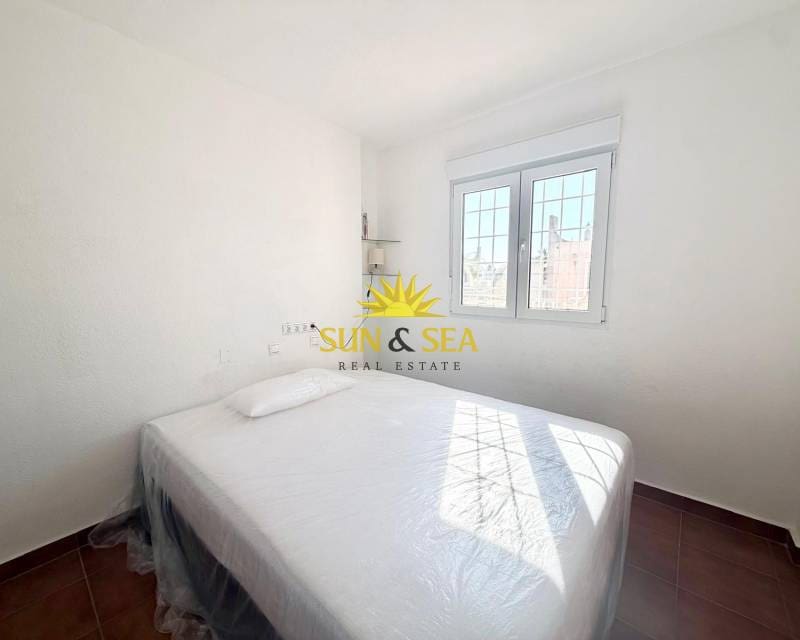 2 Zimmer Apartment zu verkaufen in Torrevieja mit Pool - 160.000 € (Ref: 9713520)