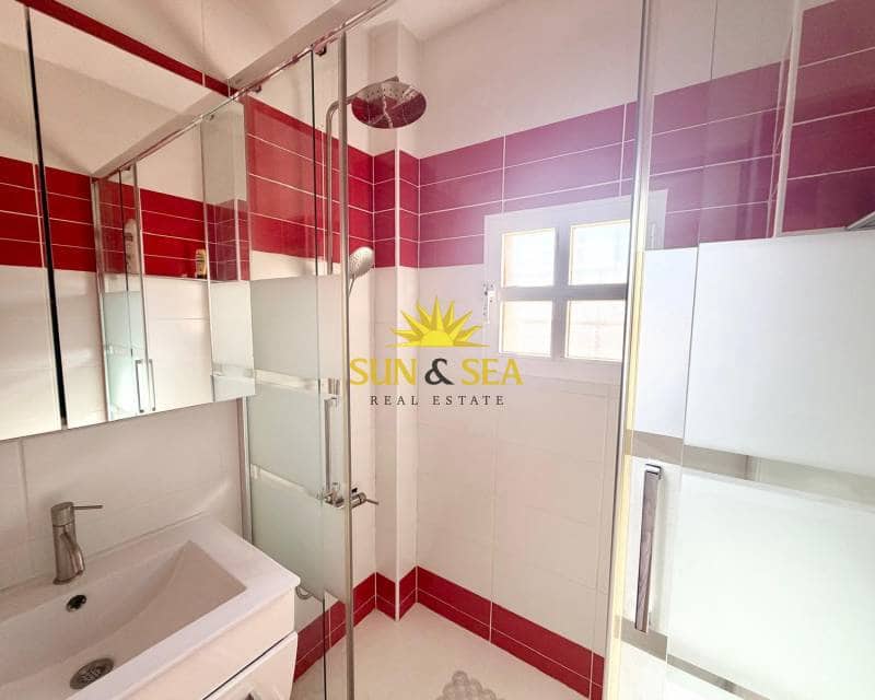 2 Zimmer Apartment zu verkaufen in Torrevieja mit Pool - 160.000 € (Ref: 9713520)