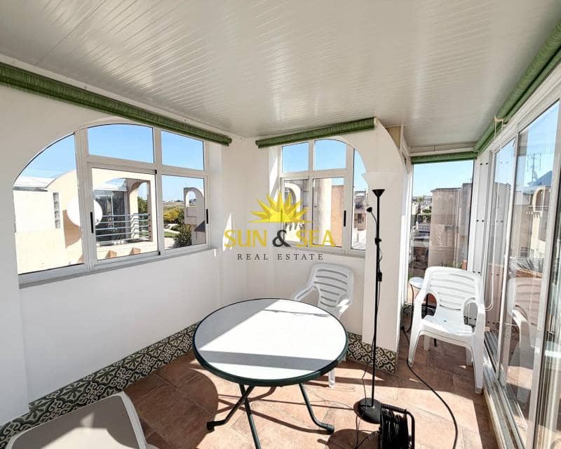 2 Zimmer Apartment zu verkaufen in Torrevieja mit Pool - 160.000 € (Ref: 9713520)