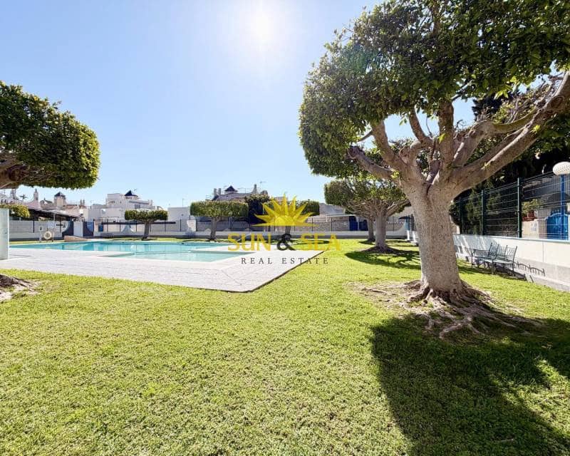 2 Zimmer Apartment zu verkaufen in Torrevieja mit Pool - 160.000 € (Ref: 9713520)