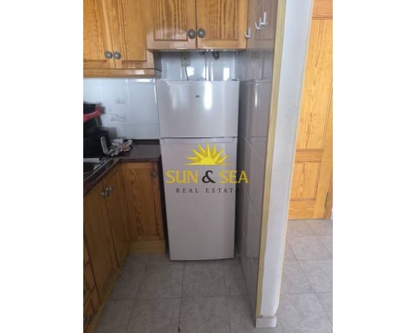 2 makuuhuone Kattohuoneisto vuokrattavana paikassa Avenida Habaneras - Curva de Palangre, Torrevieja mukana uima-altaan - 750 € (Ref: 9713877)