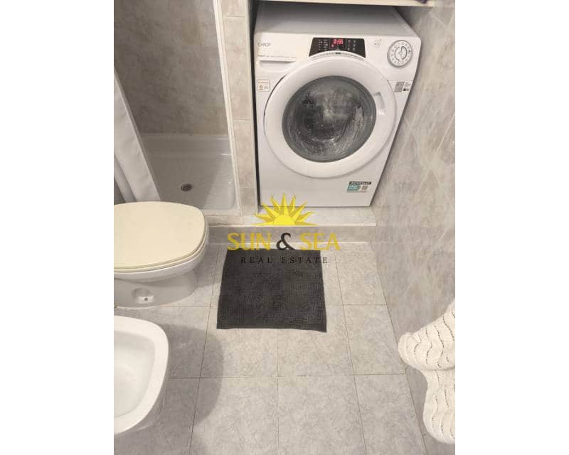 2 bedroom Penthouse for rent in Torrevieja with pool - € 750 (Ref: 9713877)