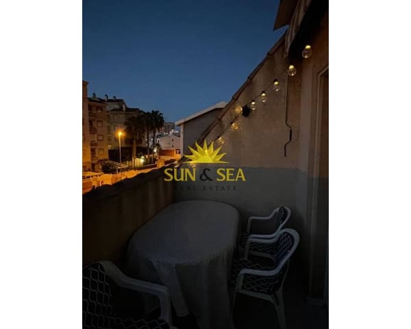 2 makuuhuone Kattohuoneisto vuokrattavana paikassa Avenida Habaneras - Curva de Palangre, Torrevieja mukana uima-altaan - 750 € (Ref: 9713877)