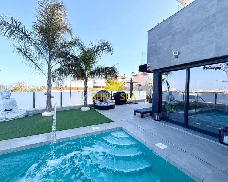 3 bedroom Villa for sale in Torrevieja with pool garage - € 650,000 (Ref: 9715652)