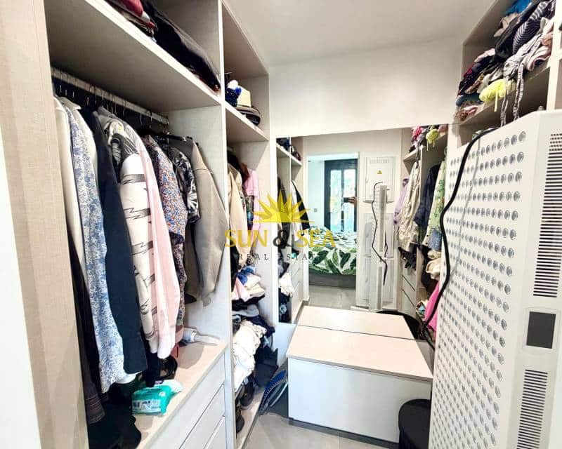 3 bedroom Villa for sale in Torrevieja with pool garage - € 650,000 (Ref: 9715652)