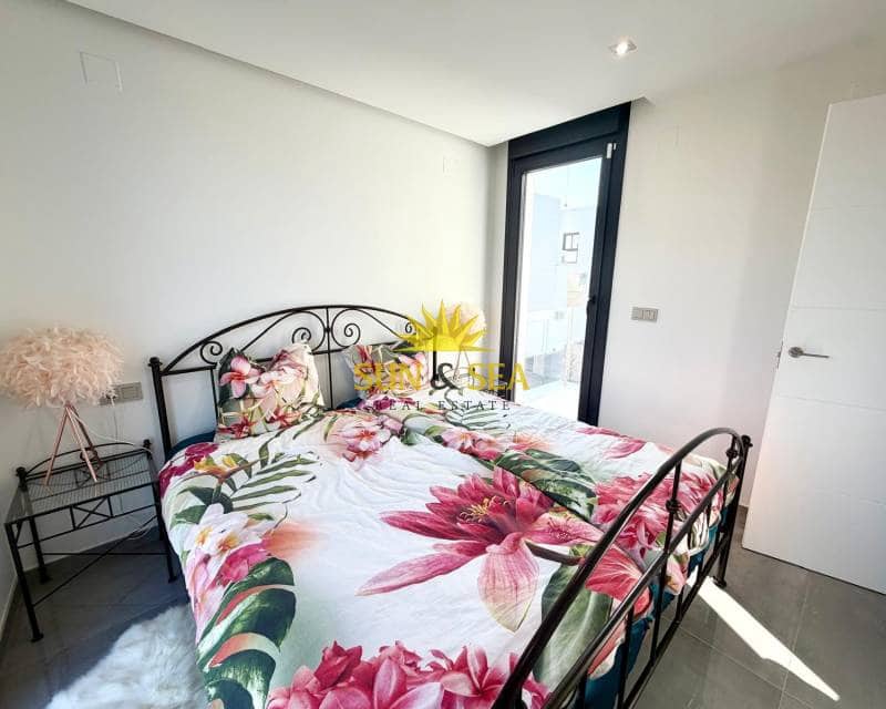 3 bedroom Villa for sale in Torrevieja with pool garage - € 650,000 (Ref: 9715652)