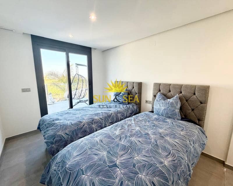 3 bedroom Villa for sale in Torrevieja with pool garage - € 650,000 (Ref: 9715652)