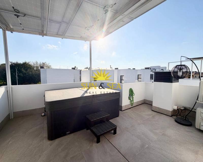 3 bedroom Villa for sale in Torrevieja with pool garage - € 650,000 (Ref: 9715652)