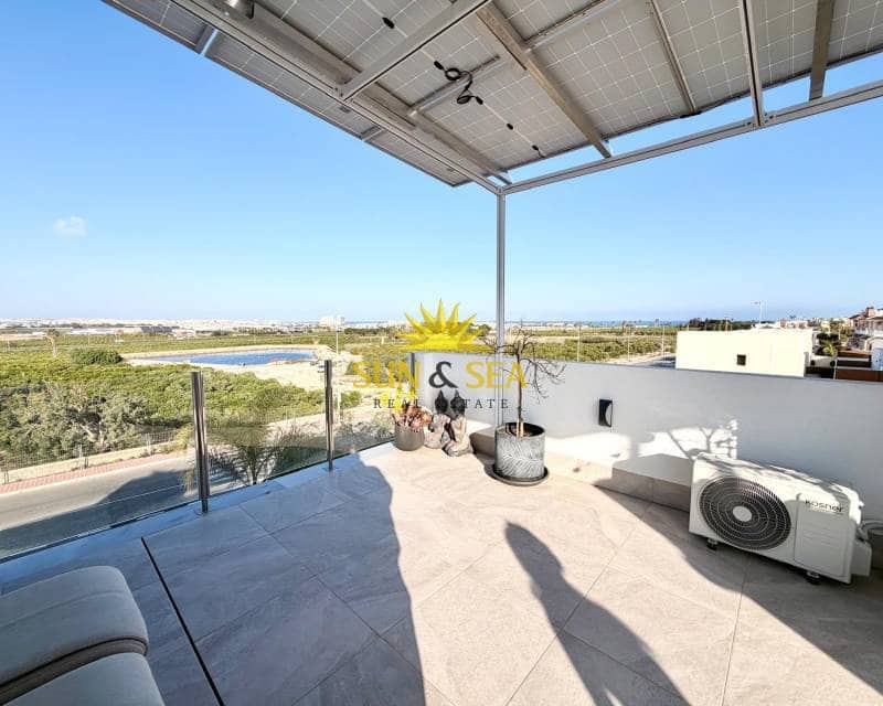 3 bedroom Villa for sale in Torrevieja with pool garage - € 650,000 (Ref: 9715652)