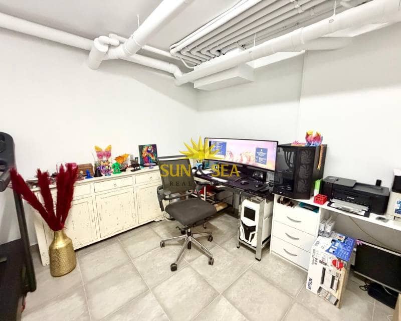 3 bedroom Villa for sale in Torrevieja with pool garage - € 650,000 (Ref: 9715652)