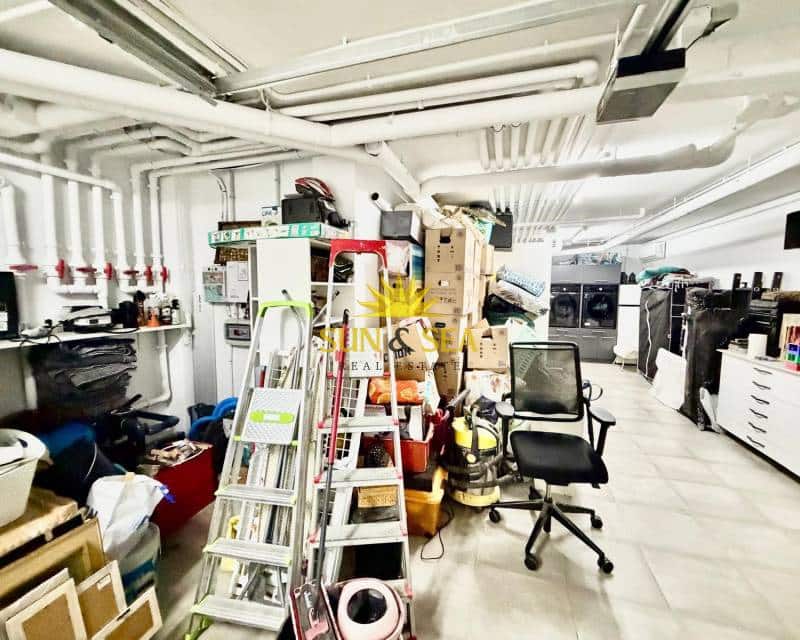 3 bedroom Villa for sale in Torrevieja with pool garage - € 650,000 (Ref: 9715652)