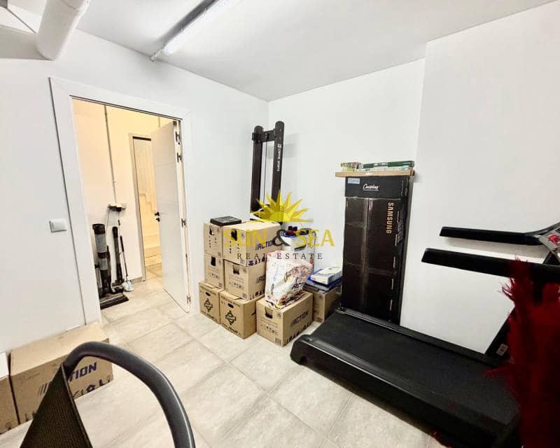 3 bedroom Villa for sale in Torrevieja with pool garage - € 650,000 (Ref: 9715652)