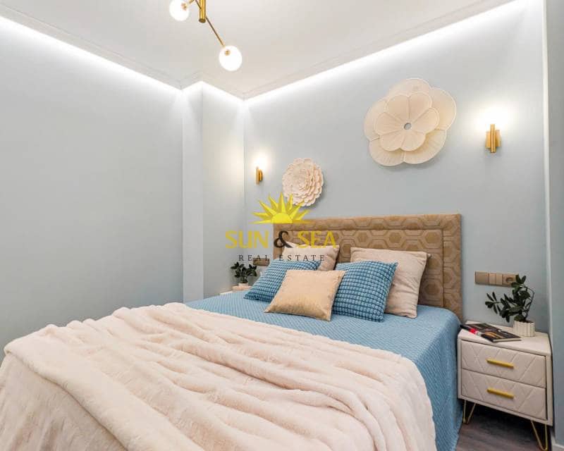 2 soverom Leilighet til salgs i Torrevieja - € 174 800 (Ref: 9716675)