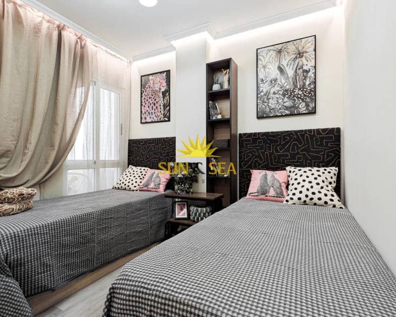 2 soverom Leilighet til salgs i Torrevieja - € 174 800 (Ref: 9716675)